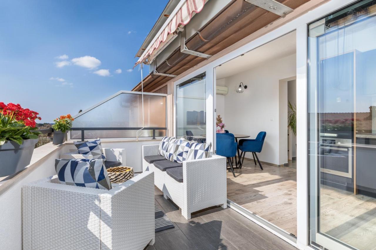 Apartman Nina Fažana Exterior foto